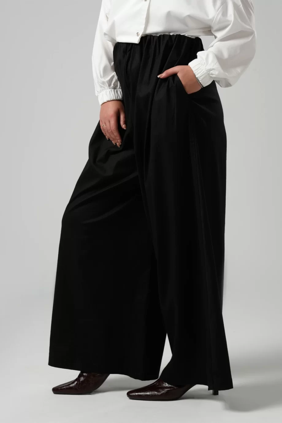 Wide Leg Trousers in Black